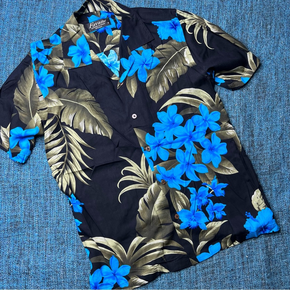 Favant Tropical Hawaiian Print Floral Button Up Shirt in Black Blue